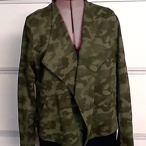Caslon | Jackets & Coats | Caslon Green Camo Drape Jacket Collar Knit ...